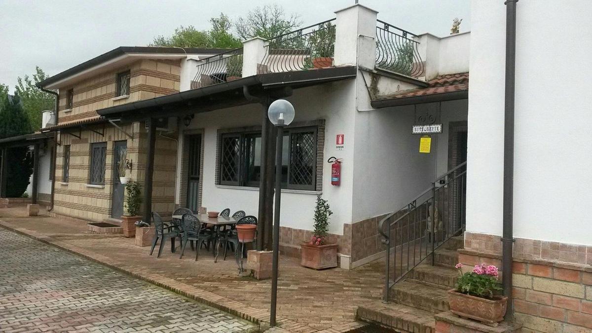 Отель Agriturismo Borgo Nuovo Sant'Agata Dei Goti Migliara-San Silvestro Экстерьер фото